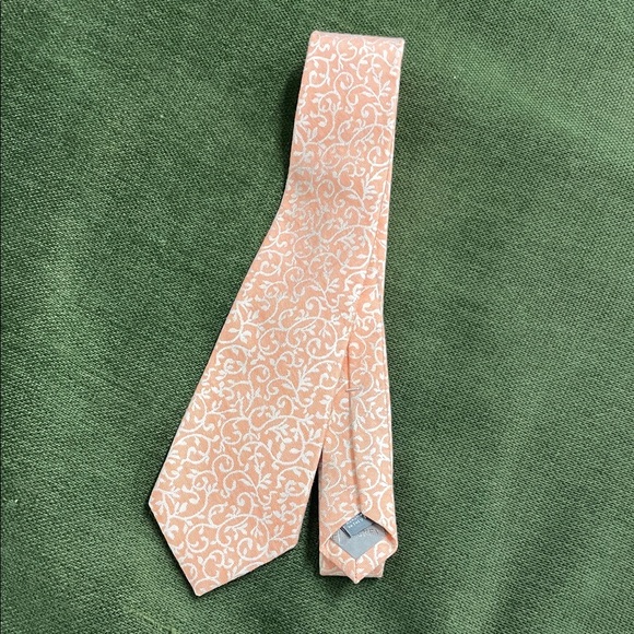 Hickey Freeman Other - Hickey Freeman Peach Floral Men's Tie